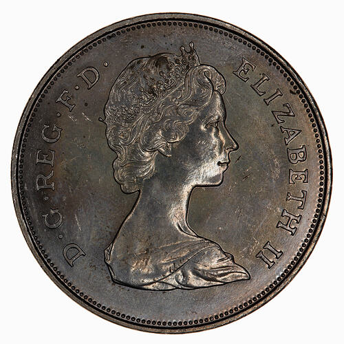 Coin - 25 Pence, Royal Wedding, Elizabeth II, Great Britain, 1981 (Obverse)