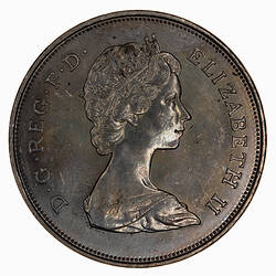 Coin - 25 Pence, Royal Wedding, Elizabeth II, Great Britain, 1981 (Obverse)