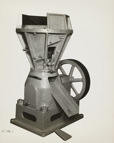 Photograph - Schumacher Mill Furnishing Works, Chip Crushing Machine, Port Melbourne, Victoria, 1941