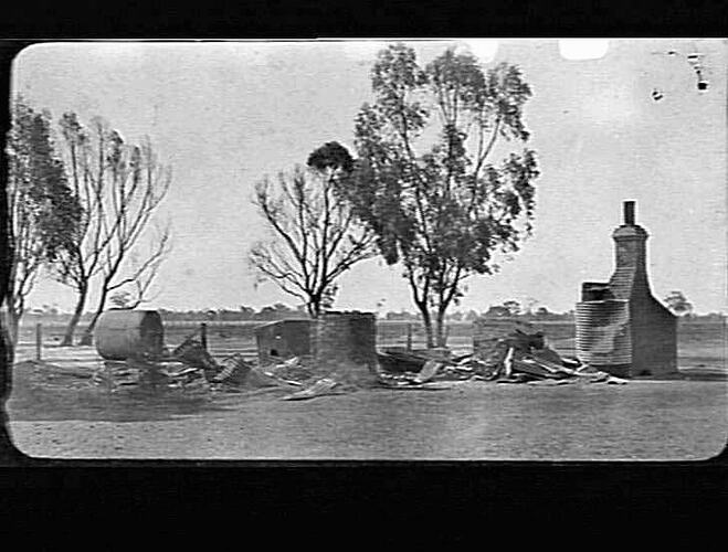 MERRIGUM - BUSHFIRE DEVASTATION - RUINED HOUSE