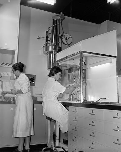 Australian Red Cross Society, Blood Bank Laboratory, Victoria, 05 May 1959