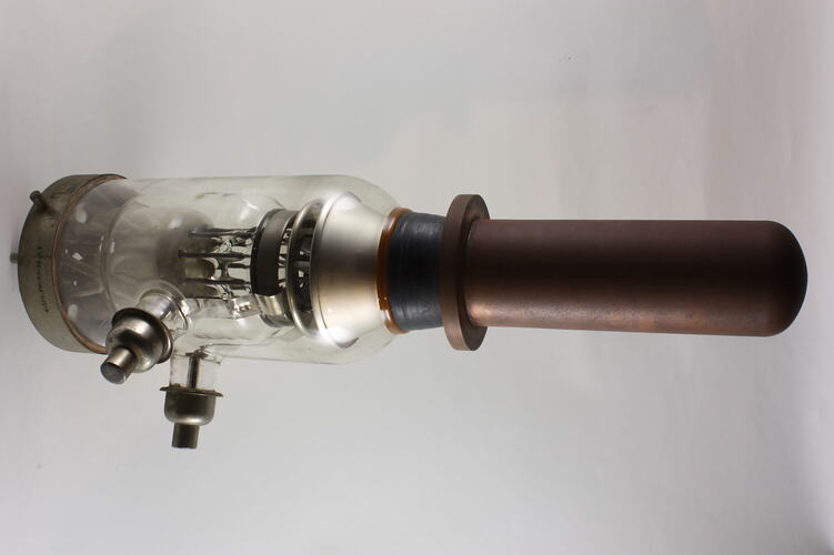Electronic Valve - Federal Tel & Radio Corp, Triode, Type 124A, 1940-1945