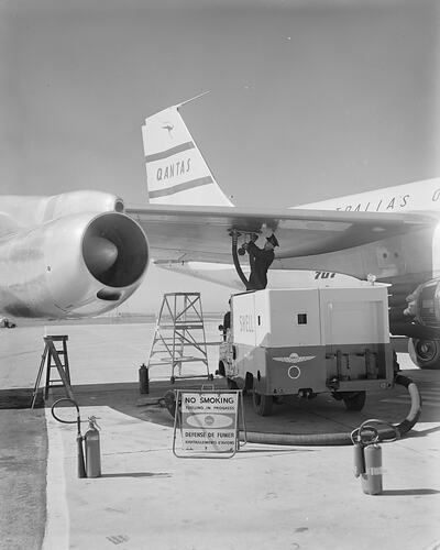 Shell Co, Man Fuelling an Aeroplane, Avalon Airport, Victoria, 27 Aug 1959
