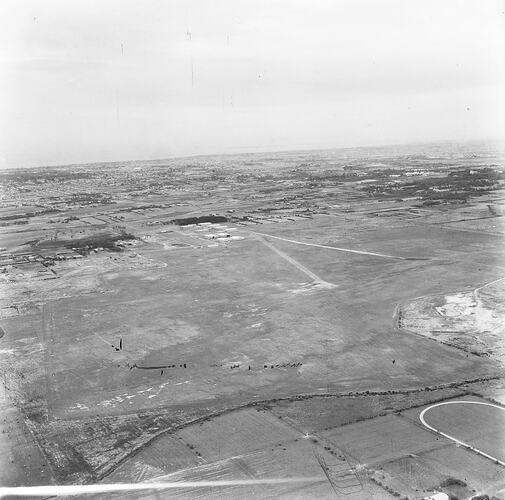 Monochrome aerial photograph of Moorabbin.