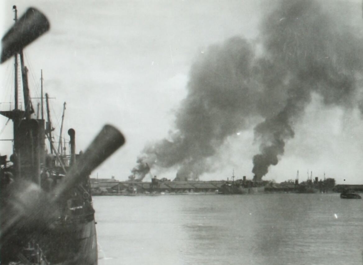 Photograph Last We Saw Of Singapore Harbour Singapore World War   426346 Medium 