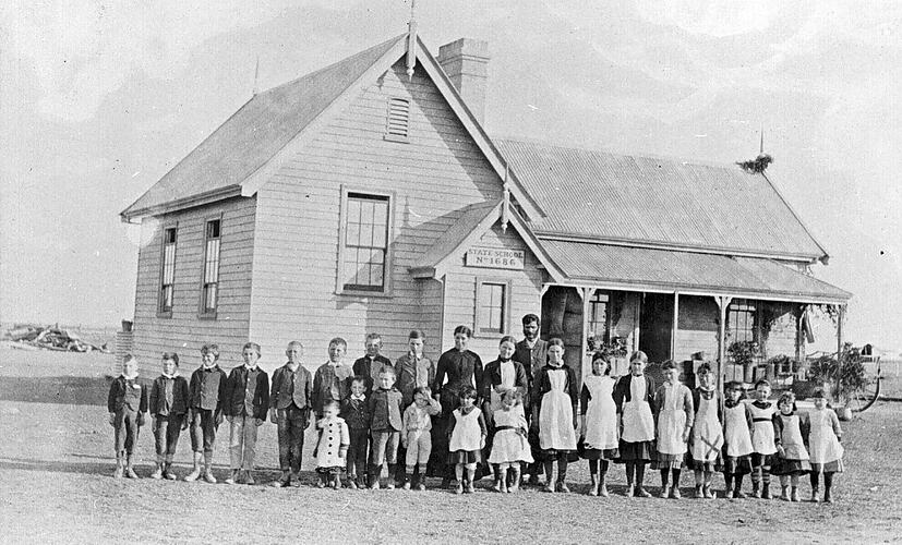 [State School number 1686, near Horsham, about 1895.]