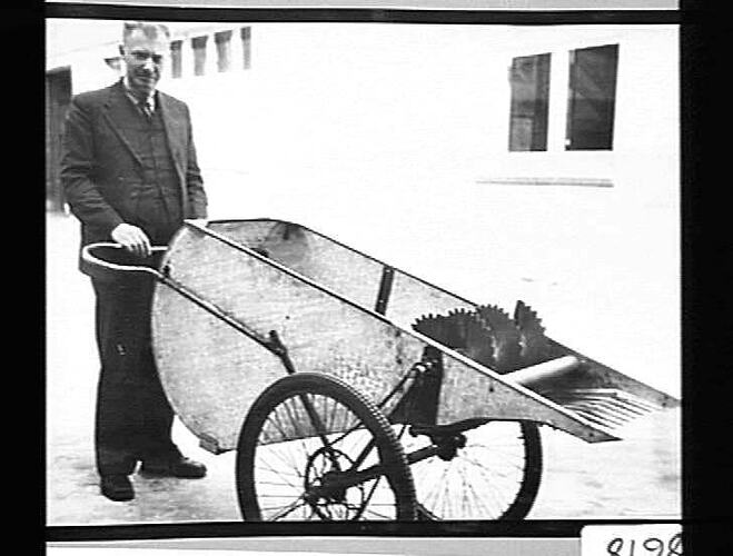 MACHINE FOR HARVESTING `ERGOT' (DRUG). SEPT 1941