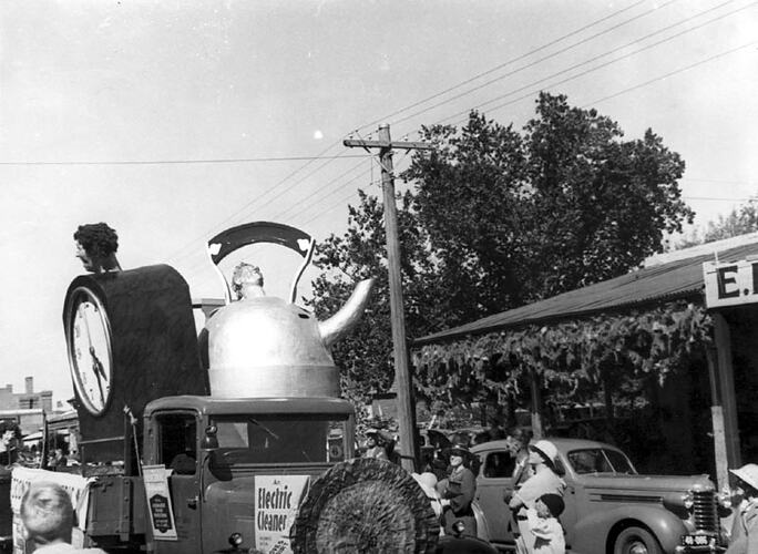 Photograph - Decorated Float, Ballarat, 1938