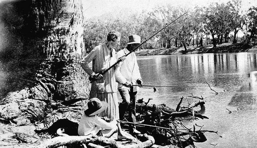 [Fishing at Lock 9, near Mildura, 1930s.]