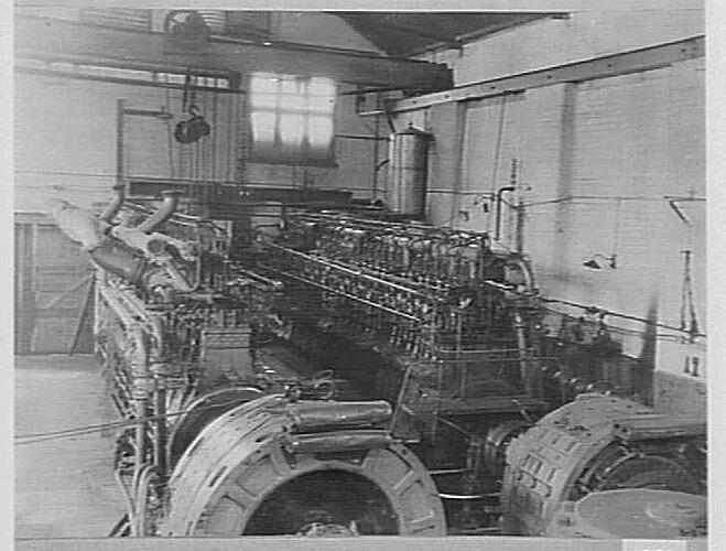 SUBMARINE ENGINES IN POWER HOUSE: NOV 1926