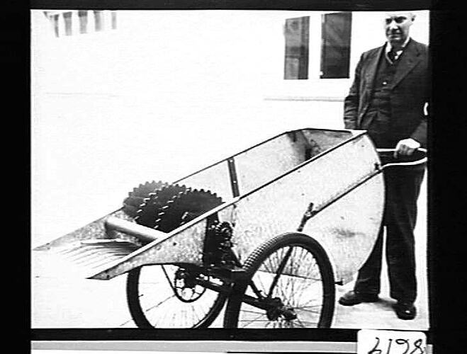 MACHINE FOR HARVESTING `ERGOT' (DRUG). SEPT 1941