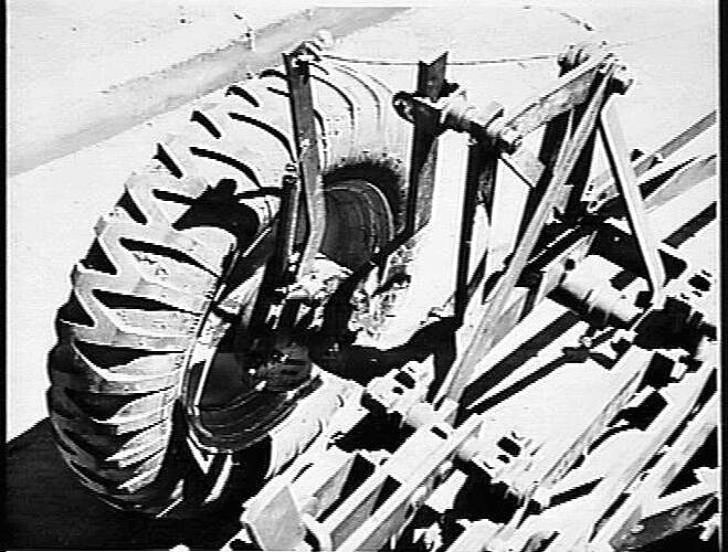 7 FURROW `SUNRISE' M/B PLOUGH: FEB 1956