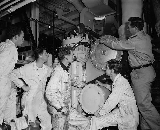 Negative - Workmen at Victoria Dock, Port Melbourne, Victoria, 1958