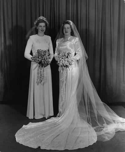 Digital Photograph - Bride Elaine Smith & Her Bridemaid Sister Mina, in ...