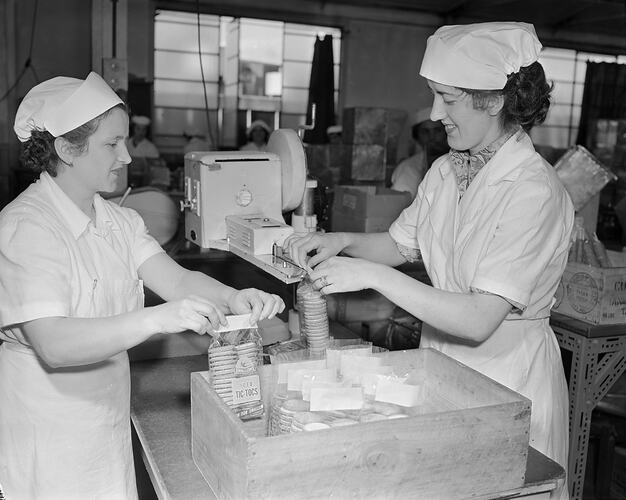 Swallow & Ariell Ltd, Two Women Packing Biscuits, Port Melbourne, Victoria, 22 Sep 1959