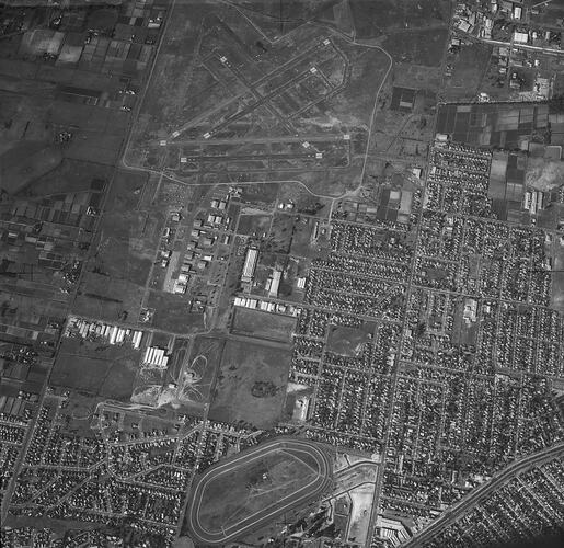 Monochrome aerial photograph of Moorabbin.