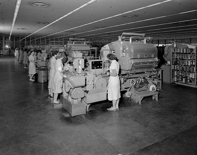 Richardson Gears, Women with Machinery, Footscray, Victoria, 10 Dec 1959