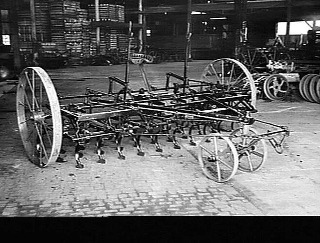 SUNSHINE HIGH WHEEL SPRING TYNE CULT. W/- SPLIT FLOATS: SEPT 1926