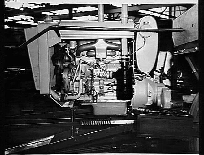 AUSTIN ENGINE FITTED TO NO. 6 HEADER: DEC 1950