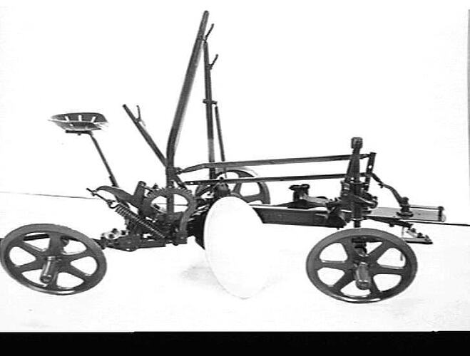 NO. 3 S SINGLE FUR DISC PLOW. MARCH 1934