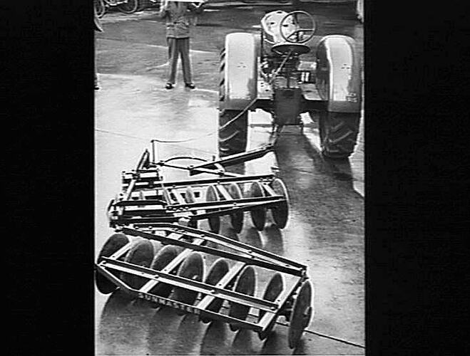 16 DISC `SUNMASTER': MAY 1950