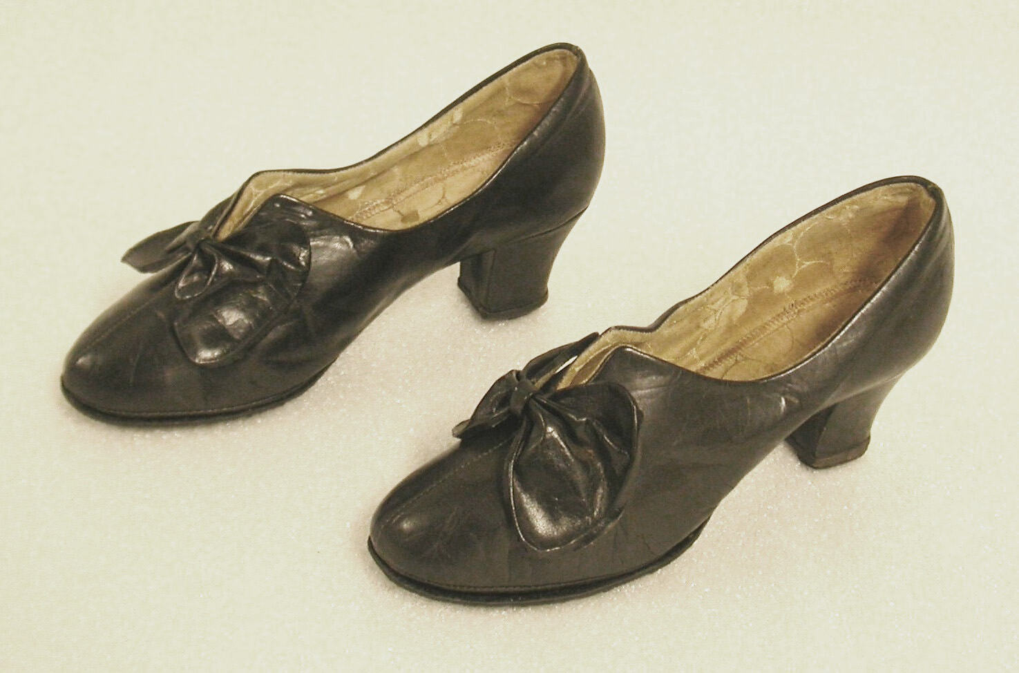 Shoes - Court, Black Leather, circa 1920-1949
