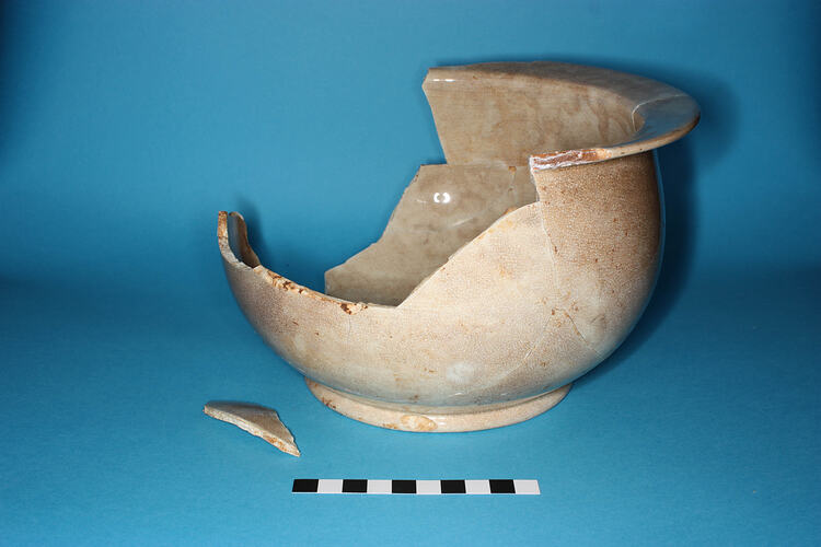 Chamber Pot Tool - Whiteware, Unadorned,1805- (Fragment)
