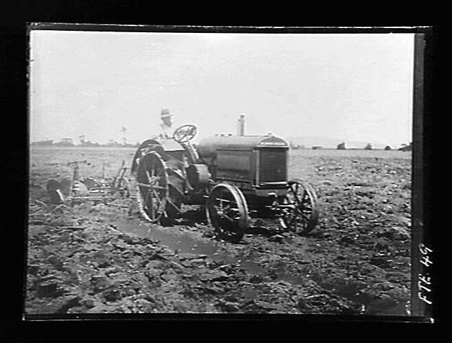 "INTERNATIONAL HARVESTER"