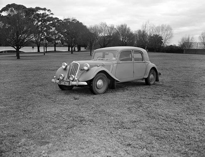 Nash Motors, Ajax Motor Car in Park, Richmond, Victoria, Jul 1958