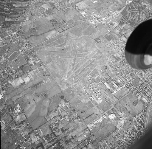 Monochrome aerial photograph of Moorabbin.