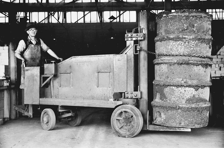 FORK TRUCK MADE IN FACTORY: OCT 1941