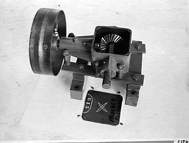NO. 2 HAYPRESS GEAR BOX: 9 JUNE 1948