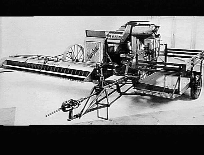 NO. 2 H.S.T. HEADER WITH [BAGGING-OFF] PLATFORM: JAN 1939