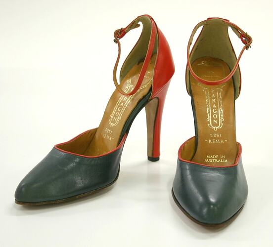 Pair of Shoes - Paragon, Belle Chaussure, Red and Blue