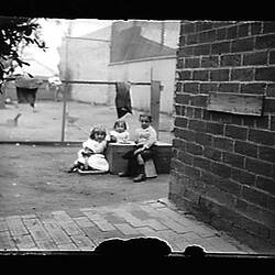 Glass Negative - Kathleen Beckett & Rogers Children, Northcote, Victoria, Apr 1898