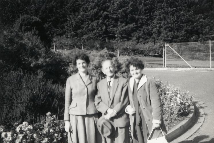 Mary Ward, Mr Daft and Mrs Herron, Silvan Dam, Silvan, Victoria, 18 May 1964