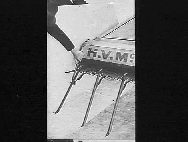 A. LAWSON CROP LIFTER: NOV. 1928