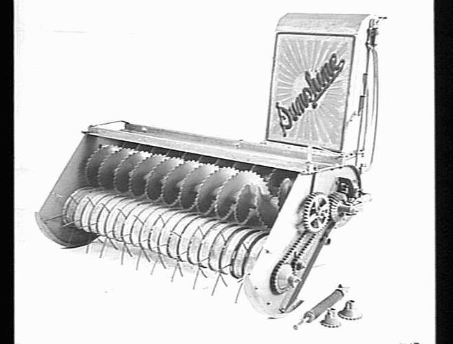 NO. 3 PICK-UP ALSO WITH COVER REMOVED: SEPT 1944.
