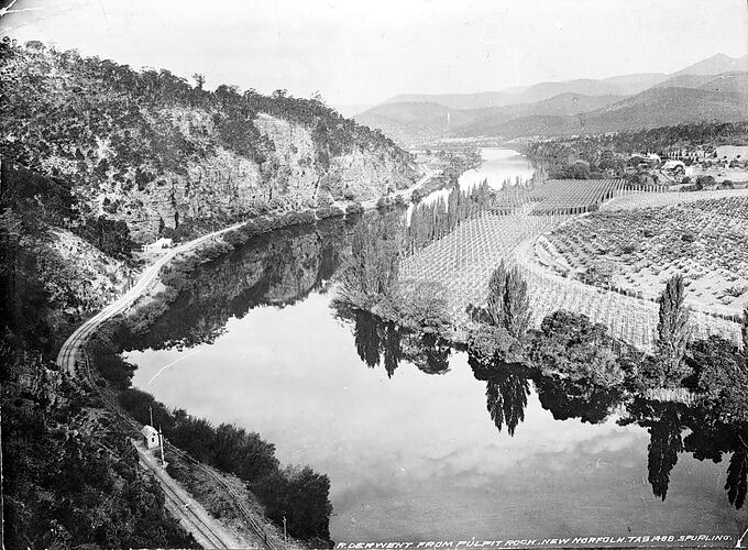 R. DERWENT FROM PULPIT ROCK, NEW NORFOLK, TAS.