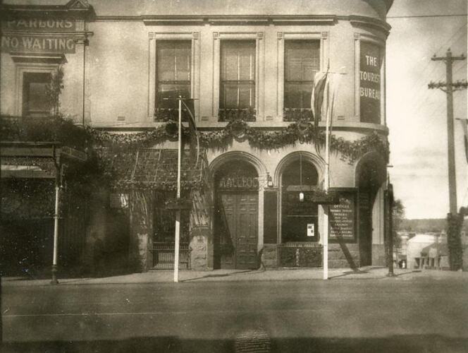 Photograph - Tourist Bureau, Ballarat, 1938