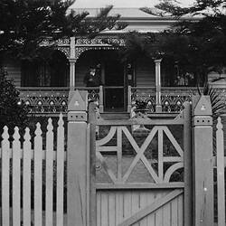 Negative - Weatherboard House, Phillip Street, Bendigo, Victoria, circa 1915