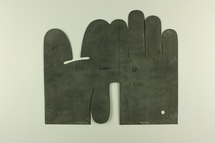 Glove Pattern - No. 9, 8004 ,'Fleecy', Tin, Simpson's Gloves, 1950s-1960s