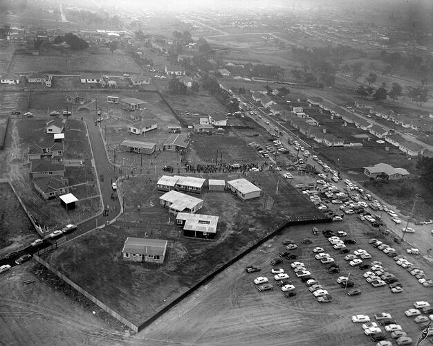 Futurama Homes, Aerial View, Mount Waverley, Victoria, 07 Mar 1959
