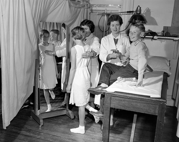 Australian Red Cross Society, Children in Medical Clinic, Toorak, Victoria, 22 May 1959