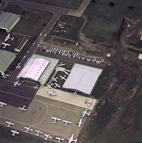 Colour aerial photograph of Moorabbin airport.