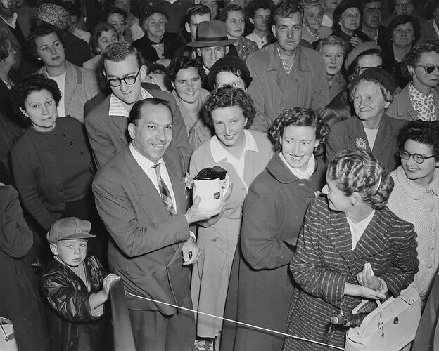 H. G. Palmer Pty Ltd, Crowd at Store Opening, Oakleigh, Victoria, Nov 1958