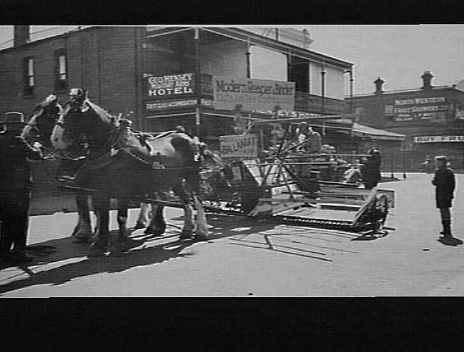 PROCESSION AT BALLARAT CENTENARY: MARCH 1938