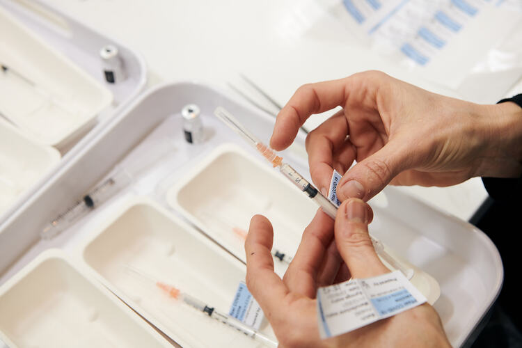 Labelling Syringes, St Vincent's Vaccination Hub, Melbourne Museum, 23 Sep 2021