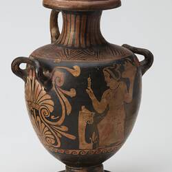 Pottery. Campania, Italy. end of 4th century BCE