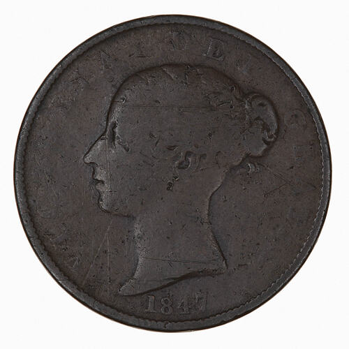 Coin - Halfpenny, Queen Victoria, Great Britain, 1847 (Obverse)